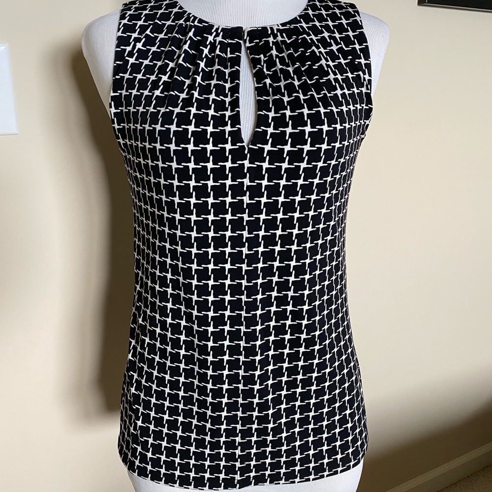 White House Black Market EUC Top, XXS